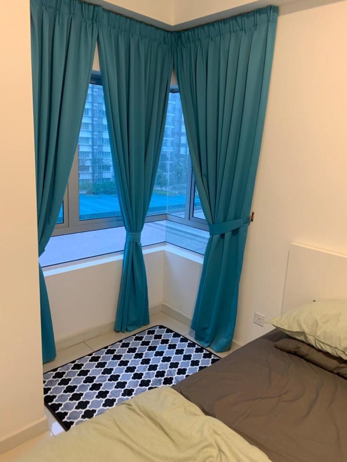Apartment Relaxed Family Staycation, Pool View W Wifi N Netflix