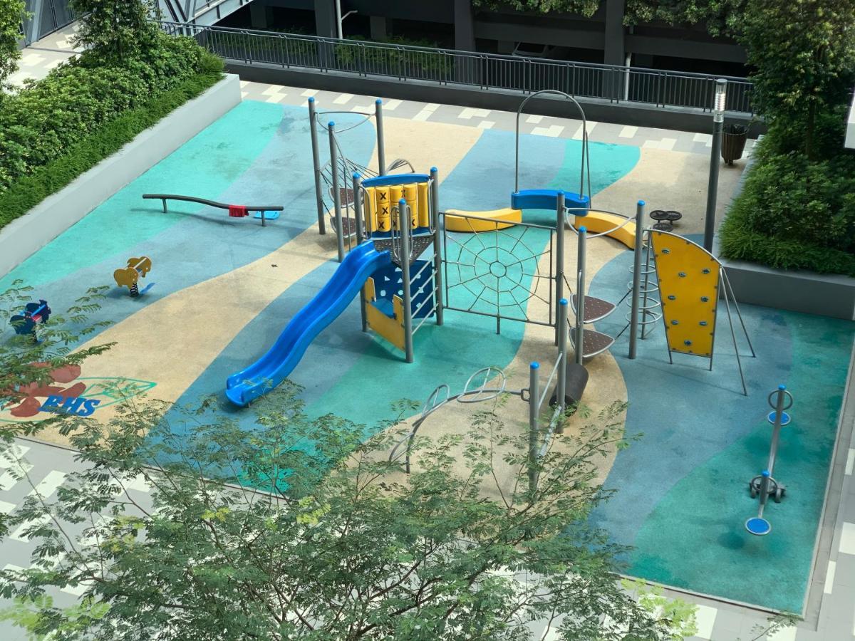 Relaxed Family Staycation, Pool View W Wifi N Netflix *